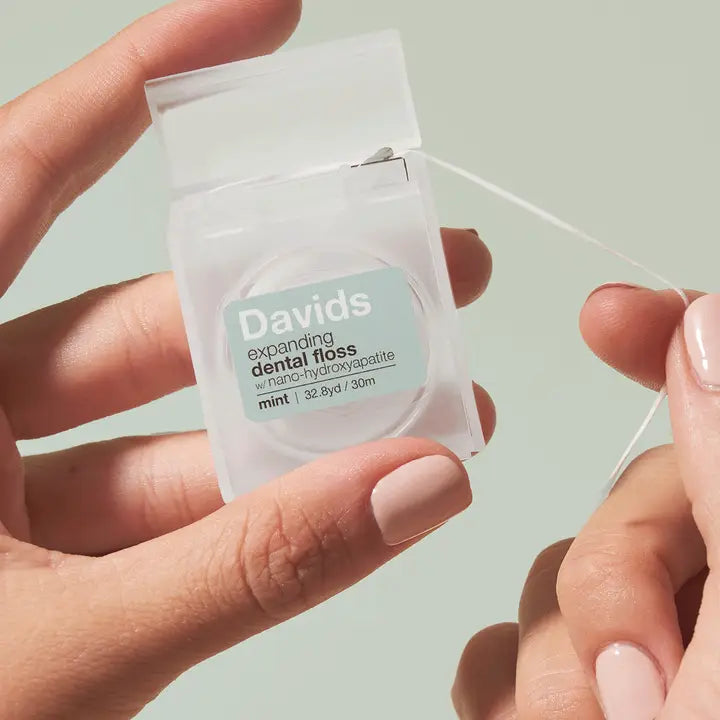 Davids Expanding Dental Floss – Påfyllbar tanntråd med dispenser + refill (60 m / mintsmak)